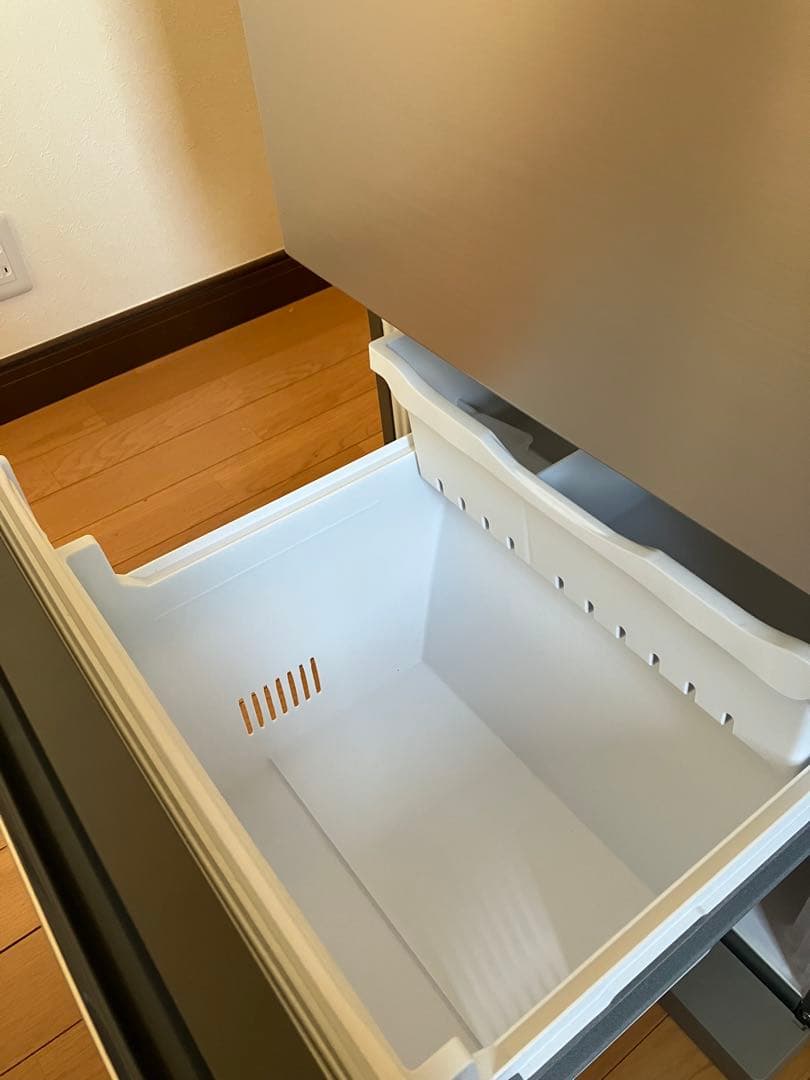 送料・設置込み！HITACHI 冷蔵庫 左開き 2、3人暮らし シルバー モダン