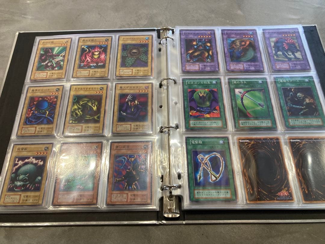 な*ん様 遊戯王　初期　ノーマル　まとめ売り　ファイルつき