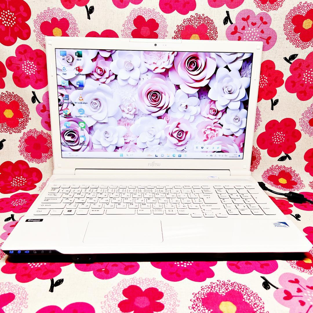 100.【メモリ8GB＆爆速SSD搭載❣️】Win11✨カメラ✨ノートパソコン✨白