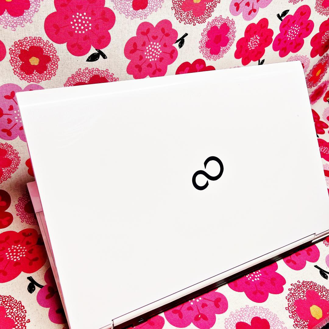 100.【メモリ8GB＆爆速SSD搭載❣️】Win11✨カメラ✨ノートパソコン✨白