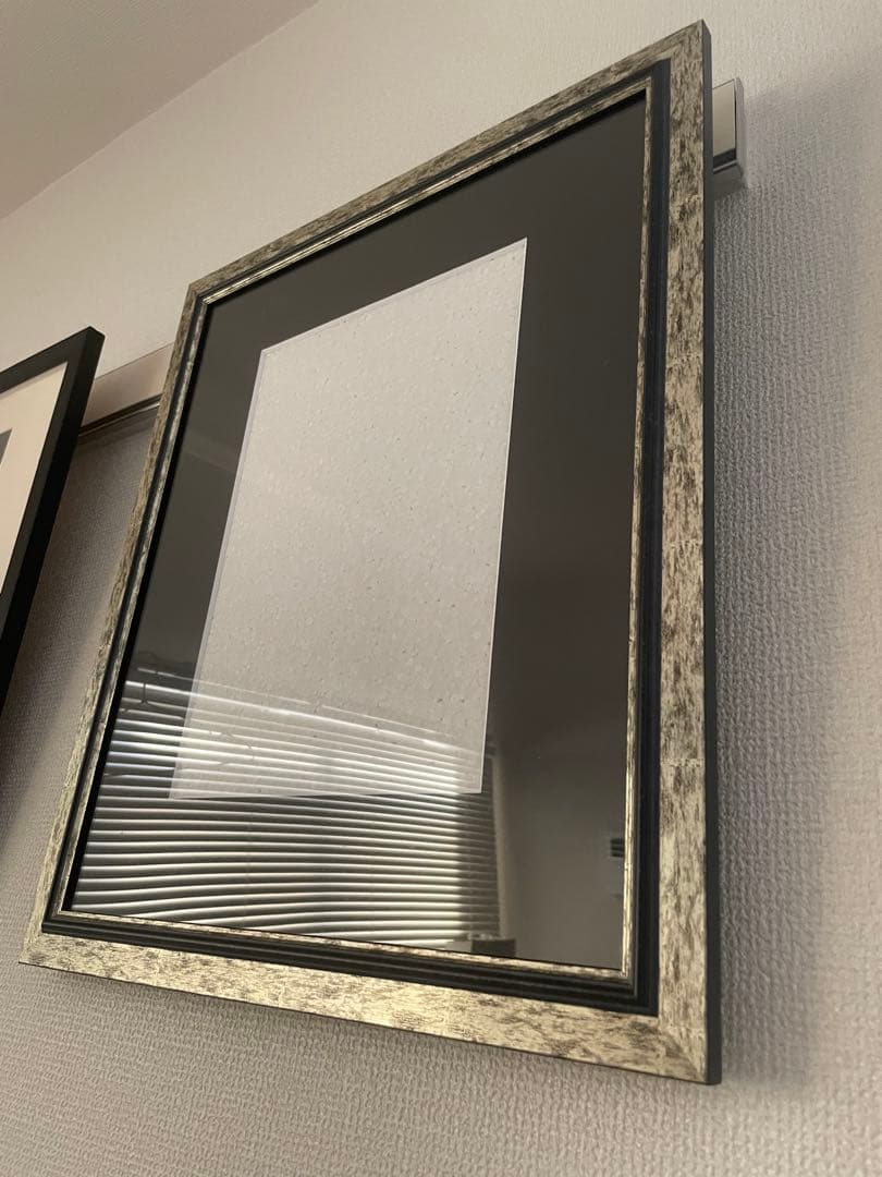 【世界堂¥28000】シルバー装飾ポスターフレーム