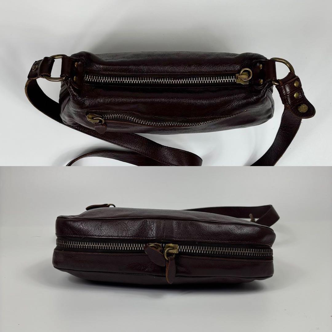 廃盤　IL BISONTE ショルダーバッグ　レザー　ロゴ型押し　 本革