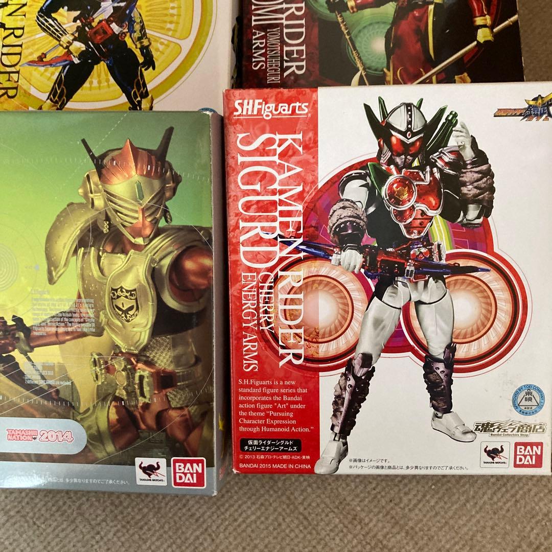s.h.フィギュアーツ仮面ライダー 鎧武、グリドン　龍玄　バロン　まとめて