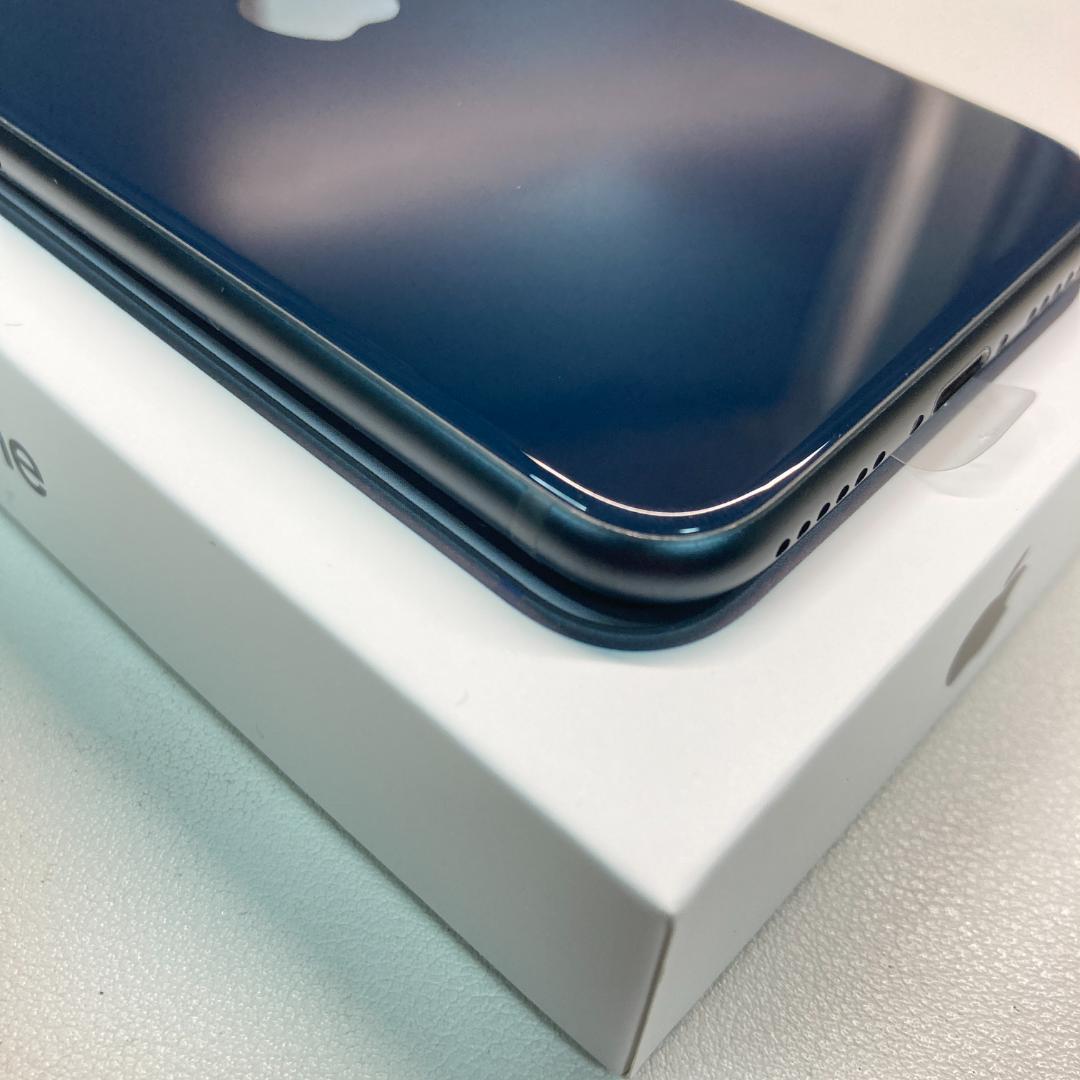 iPhoneSE3 64gb【極美品☆新品バッテリー】