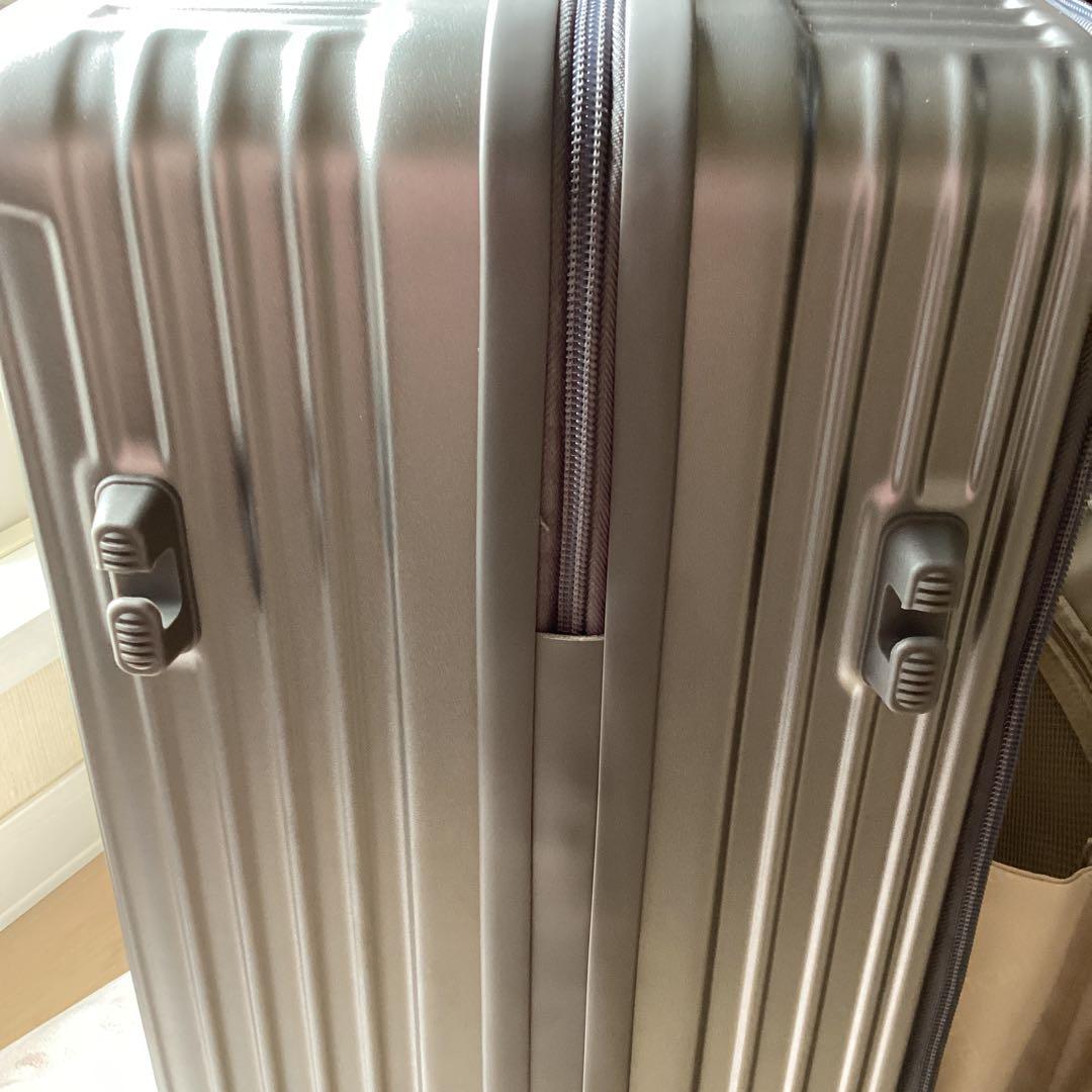 スーツケース　Mサイズ　新品　グレー