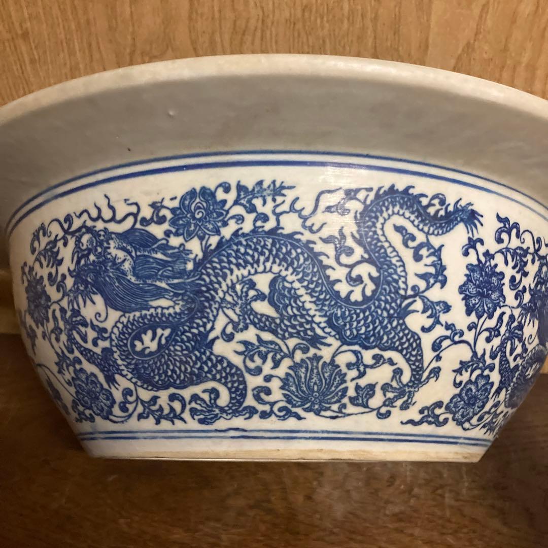 中国　染付　大鉢　龍花唐草図　大清乾隆年製銘