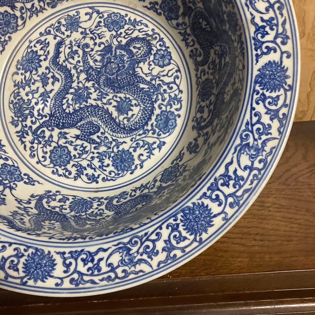 中国　染付　大鉢　龍花唐草図　大清乾隆年製銘
