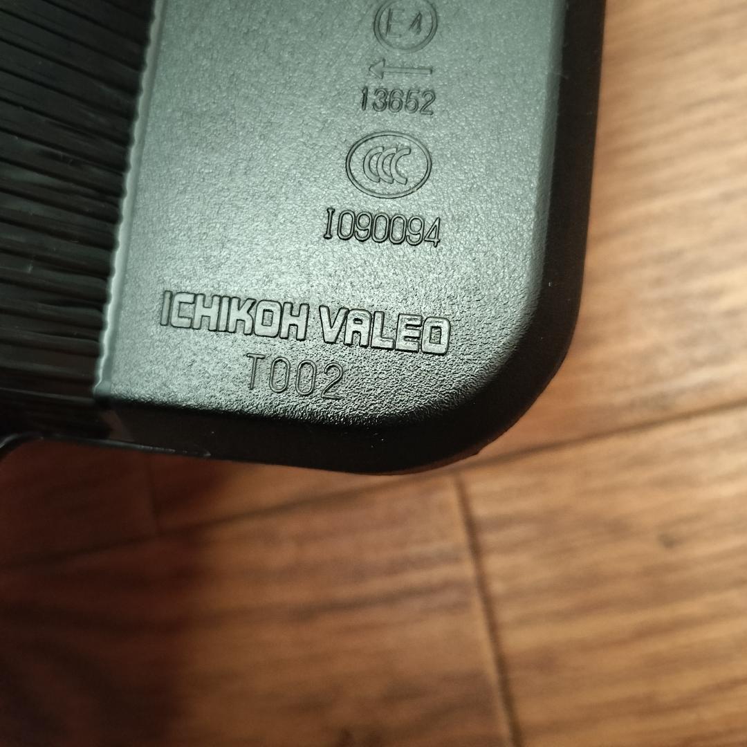 NISSAN 純正NV200バネット用テールランプ左