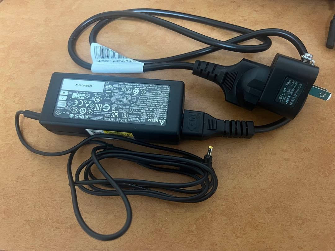 Acer Aspire 5 ノートパソコン（ワイヤレスマウス付き）