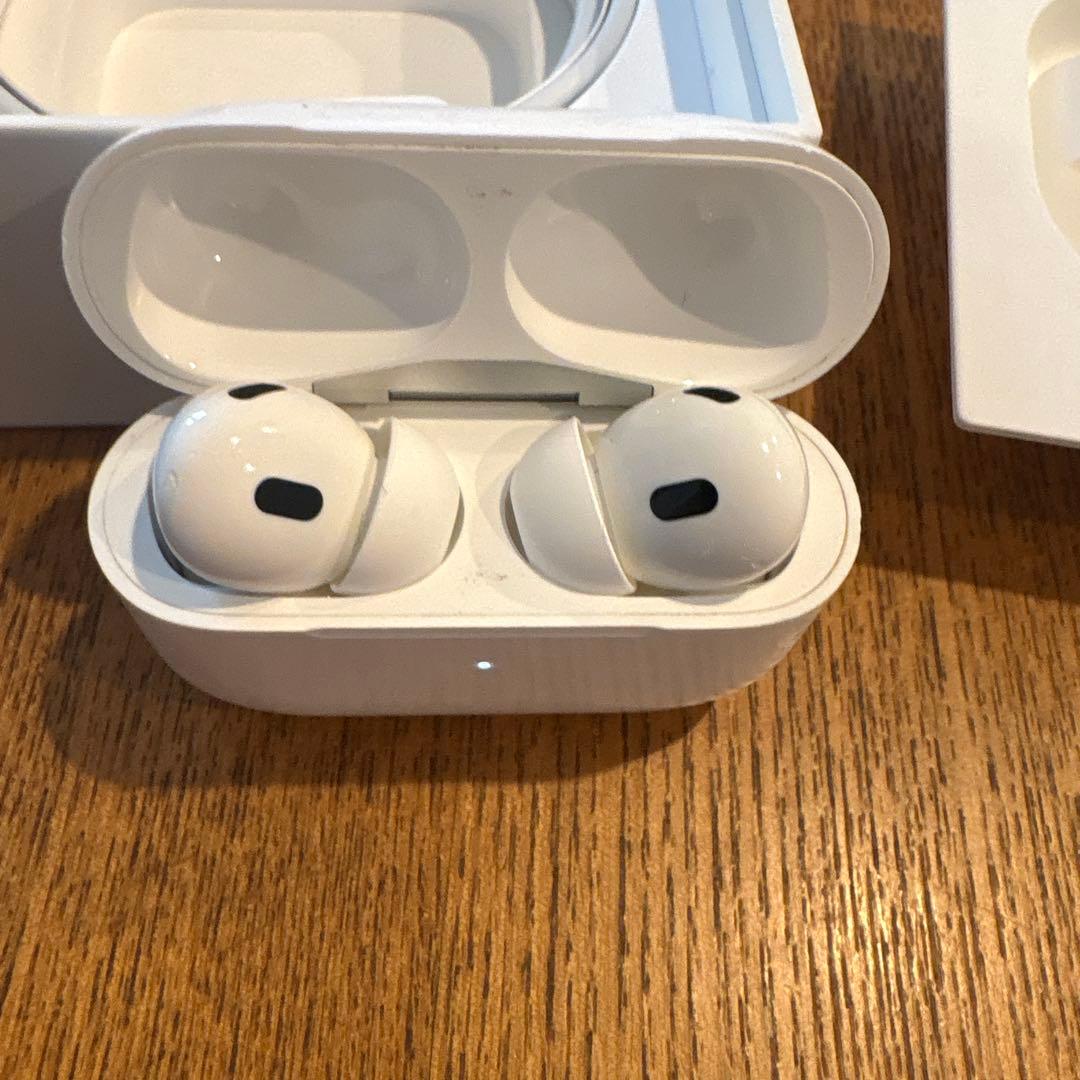 AirPods Pro (第2世代) 本体　Lightning端子