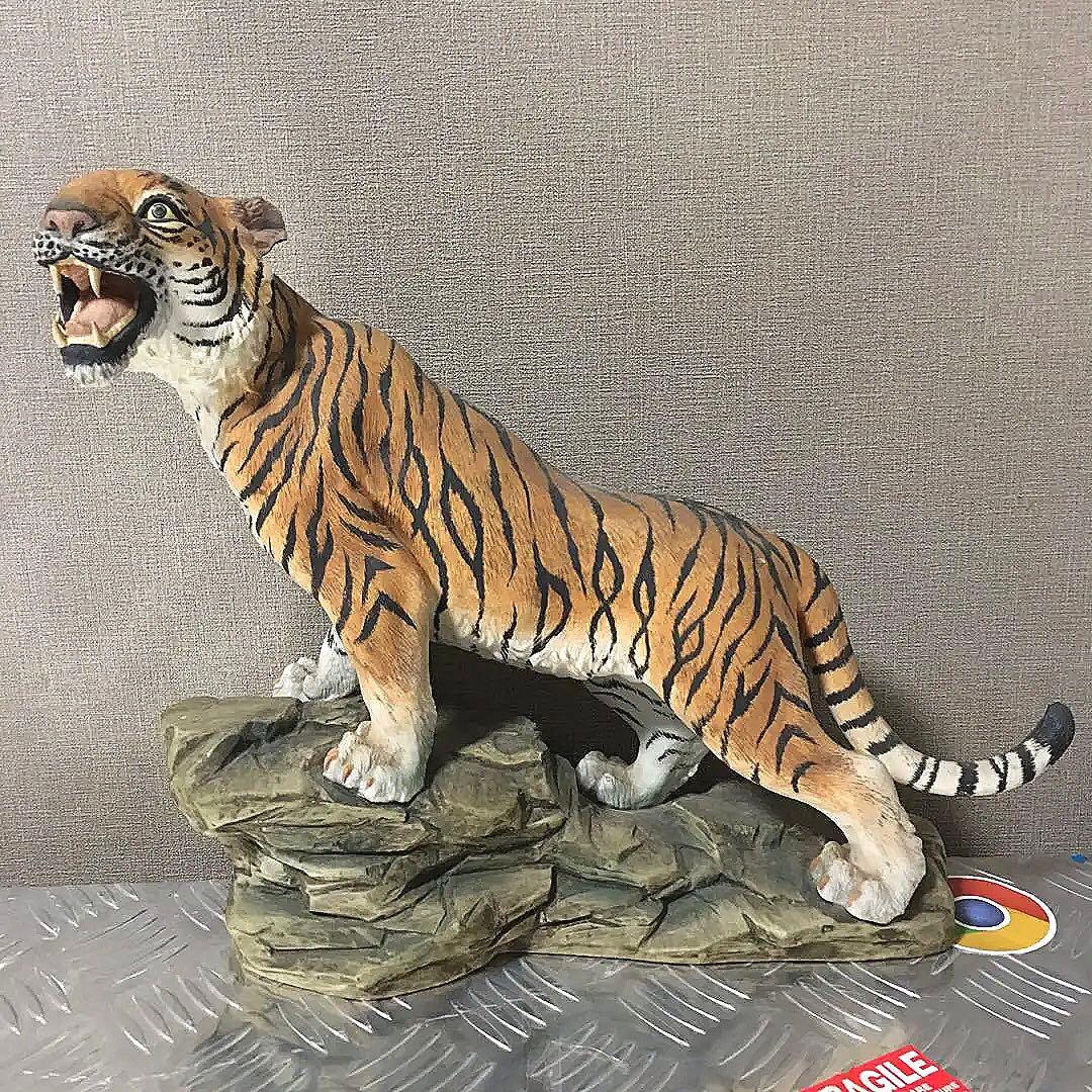 ベンガルトラの陶器　置物　動物