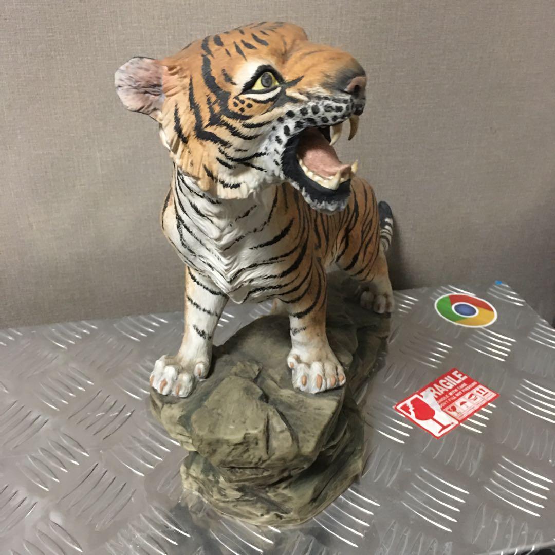 ベンガルトラの陶器　置物　動物