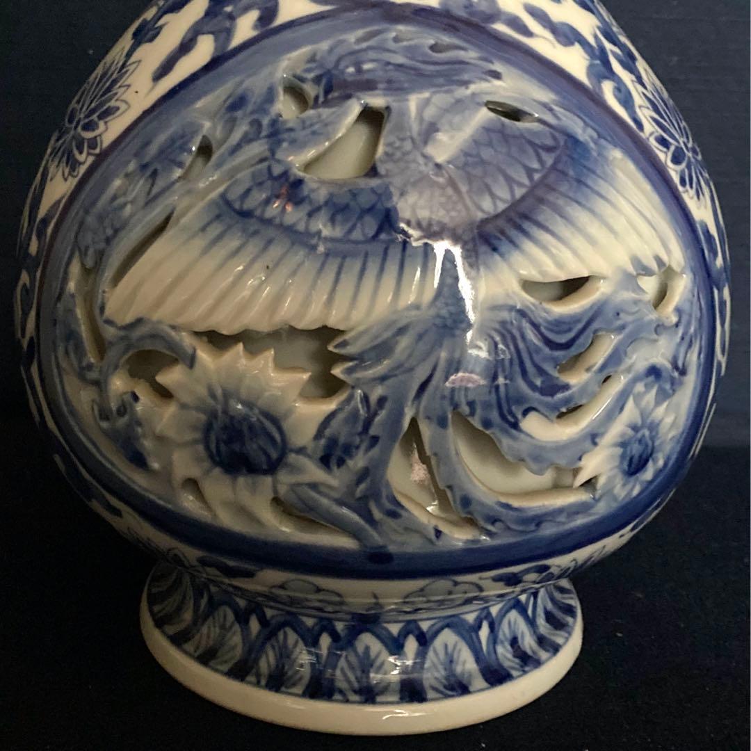 大明化成年製　青花奇獣不遊環雲龍鳳凰透文