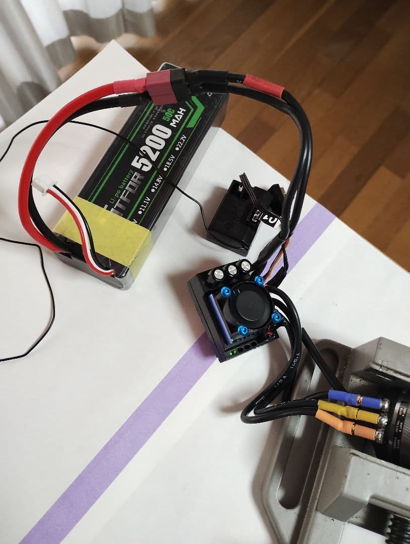YOKOMO ZERO ブラシレスモーター8.5Tとタミヤ製ESC　TBLE01