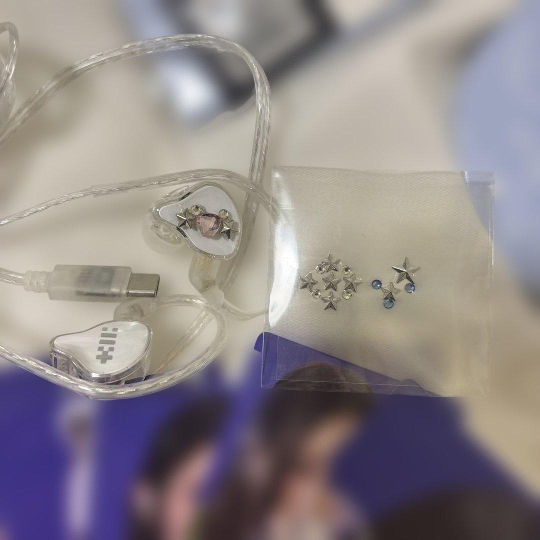 (Merch Ver.) ILLIT [BOMB] アルバム イヤモニイヤホン