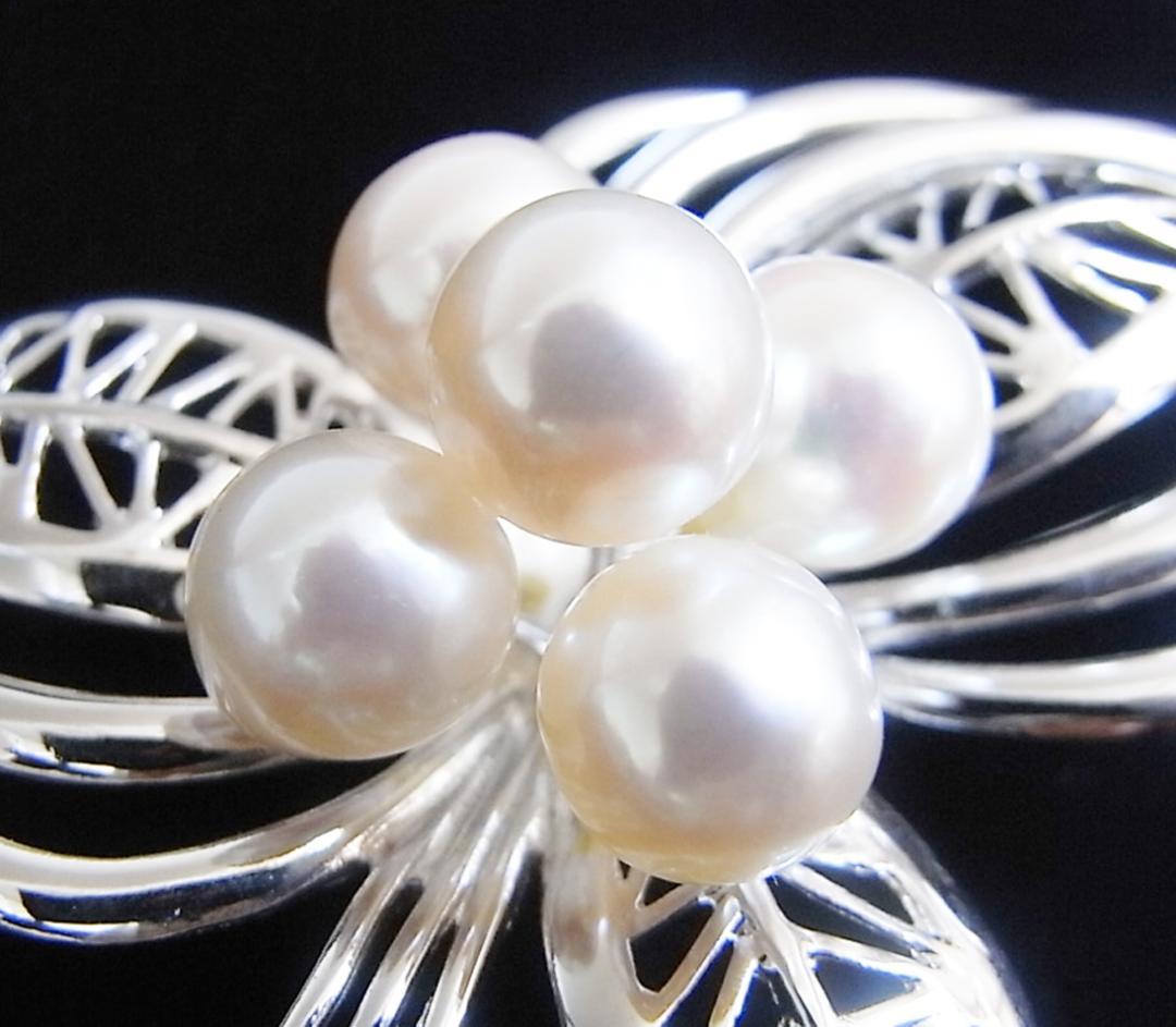 ★大粒８㎜珠・925シルバー(銀製)・本真珠（アコヤ真珠）ブローチ・新品★