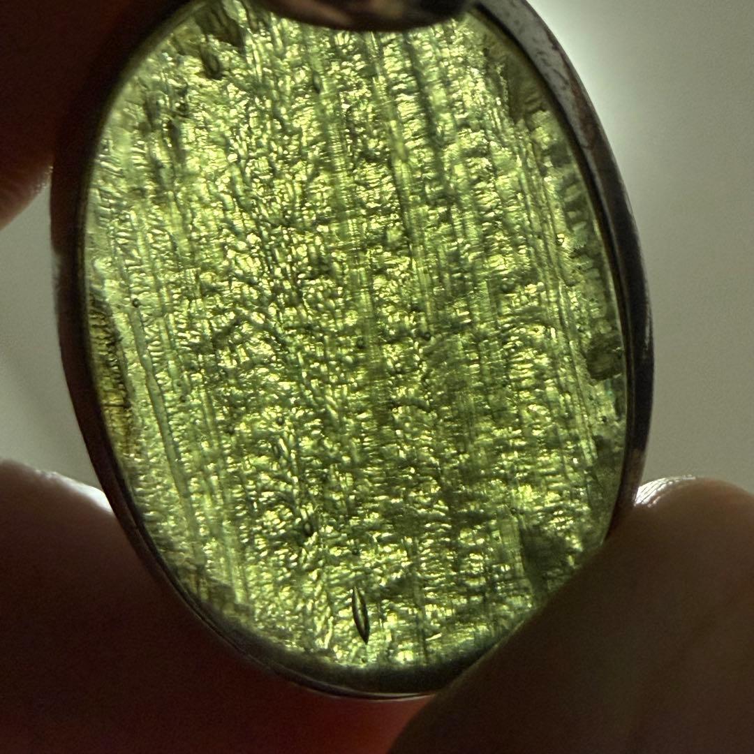 天然モルダバイト　ペンダント　トップ