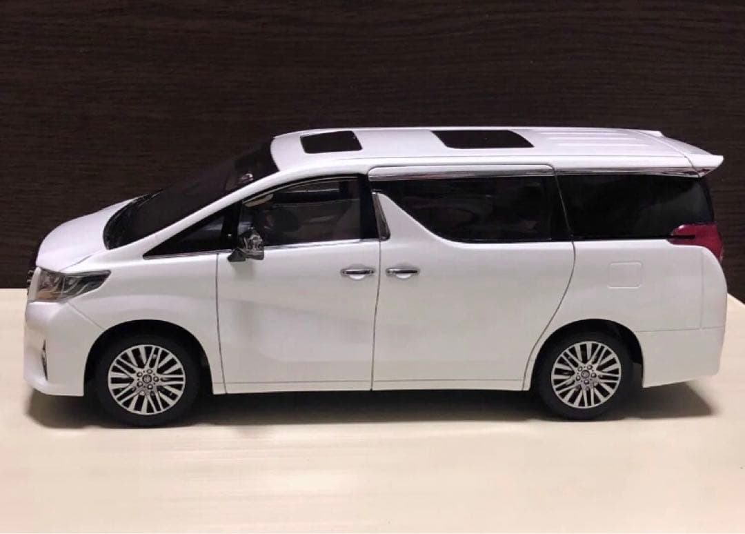 雄*じ様 1/18 トヨタ アルファード 30前期 3.5 V6 GF Keng