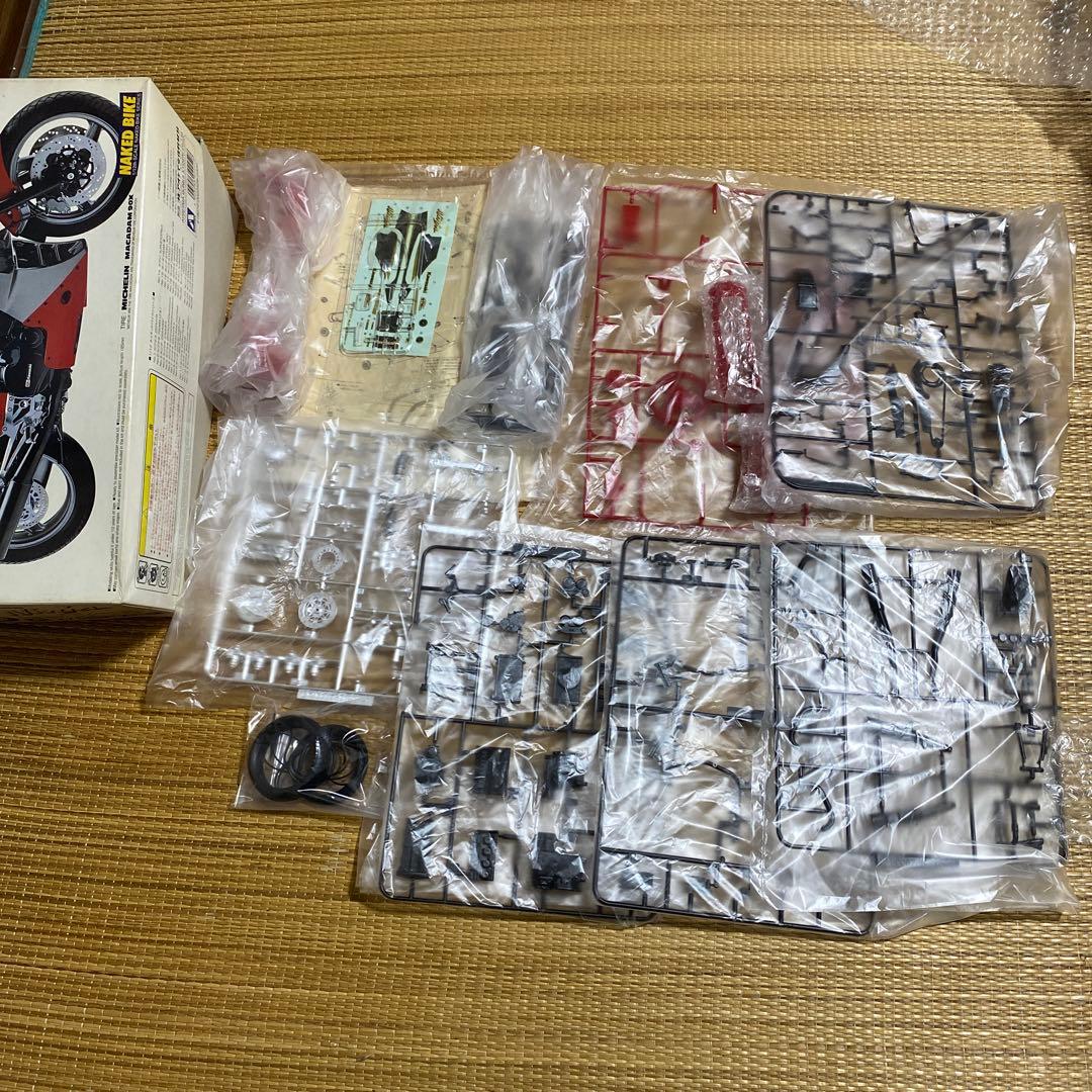 Kawasaki GPZ900R プラモデル 1/12 国内仕様 作りかけの中古
