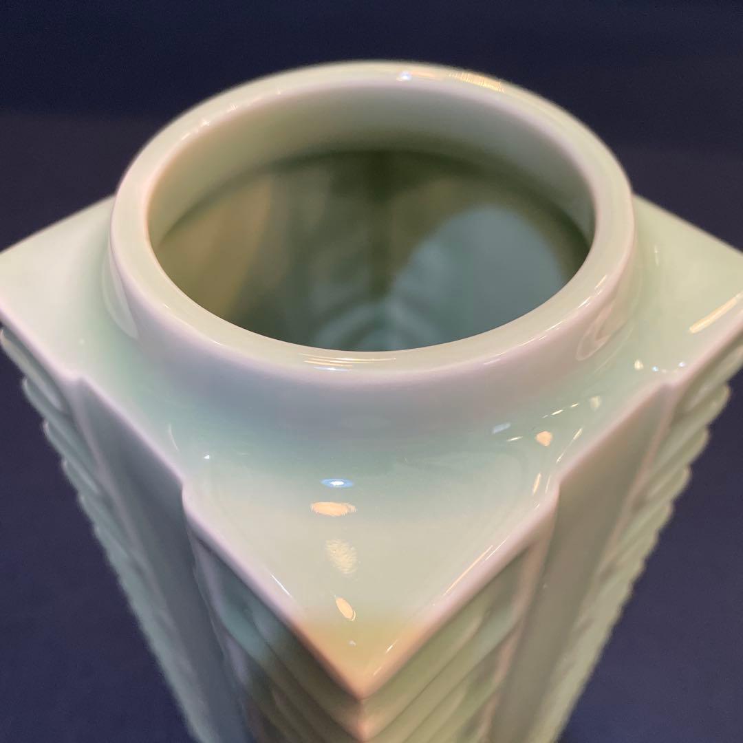 「平戸焼」青磁【横石 嘉助】(造)の『算木 花入』共箱　※美品　花器　花入　花瓶