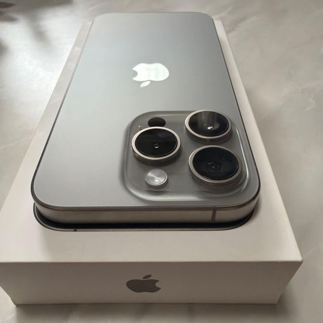 iPhone 15 Pro 256GB SIMフリー ナチュラルチタニウム