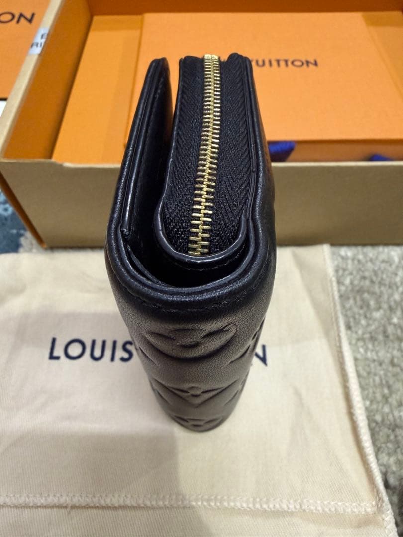 LOUIS VUITTON ポルトフォイユ・ルー