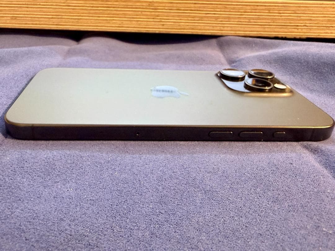 iPhone 15 Pro Max 256G SIMフリー ブラックチタニウム