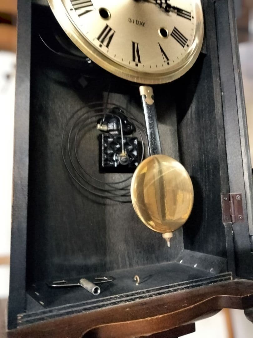 レトロ 昭和の木製掛時計 ダークブラウン 約74cm