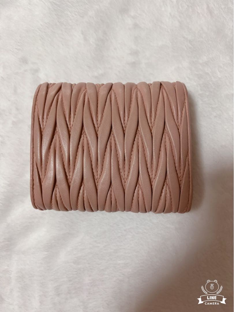miumiu マテラッセ 三つ折財布 ピンク
