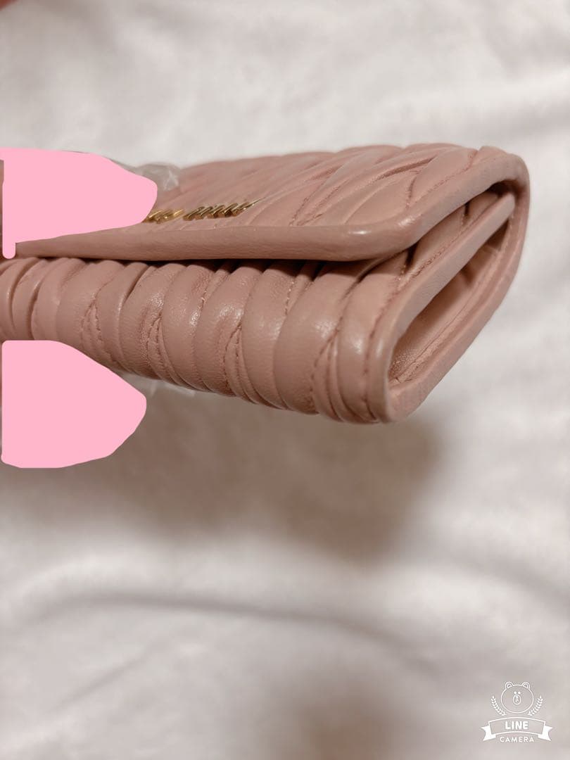 miumiu マテラッセ 三つ折財布 ピンク