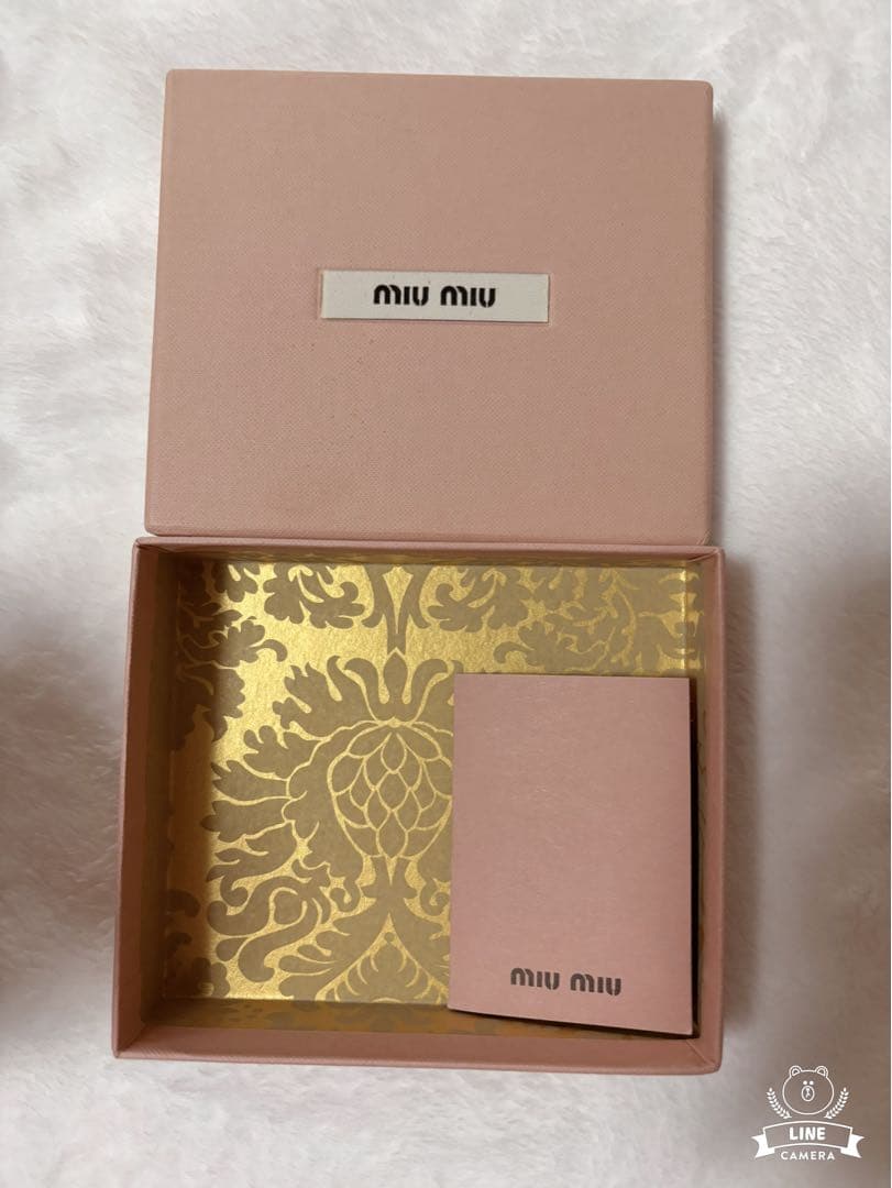 miumiu マテラッセ 三つ折財布 ピンク