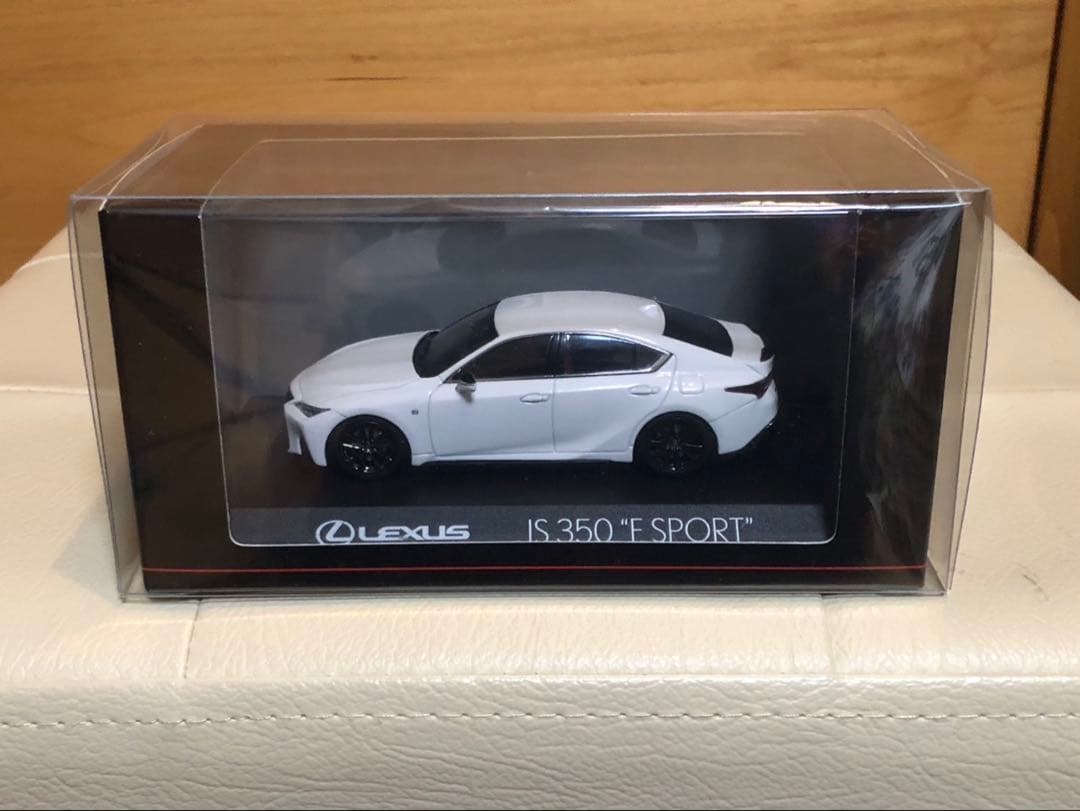 京商 Lexus IS 350 F SPORT 1/43サイズ ミニカー