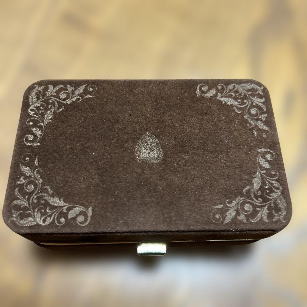 agete　K10 charm 付きピアス　ケース付き