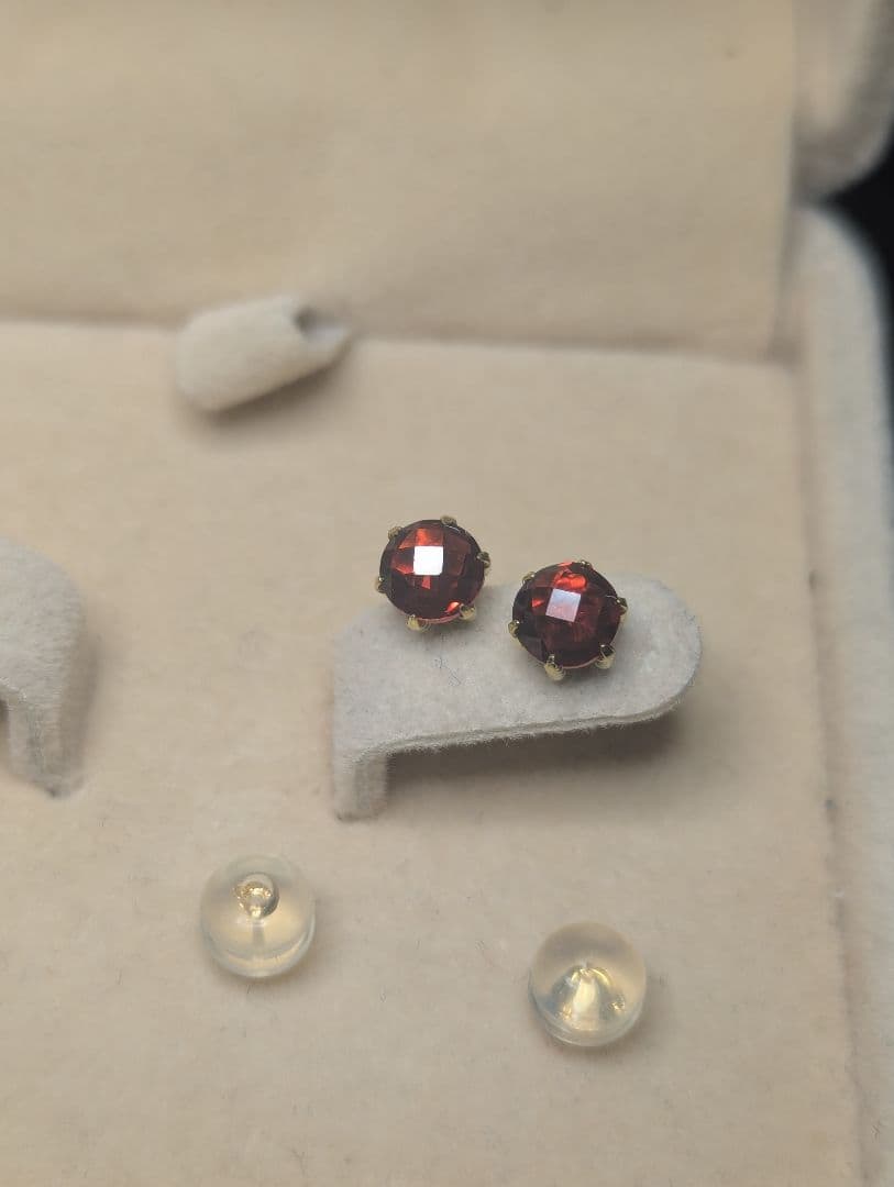 k18 ガーネットピアス