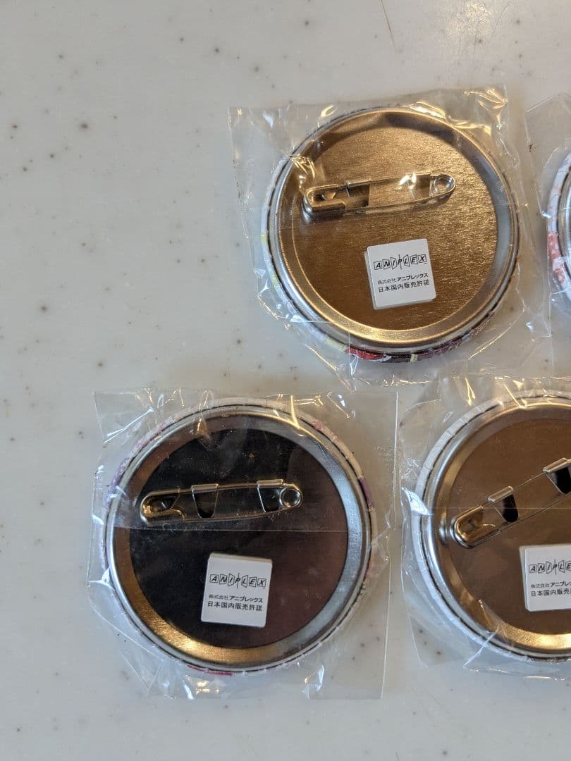 新品 魔法少女まどか☆マギカ 缶バッジ ローソン LAWSON 国際展示場 雪