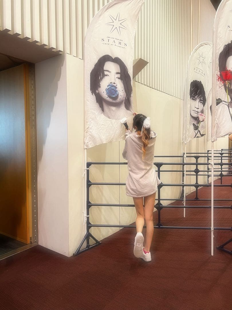 J.S.B. グレー フーディ ジッパー付き