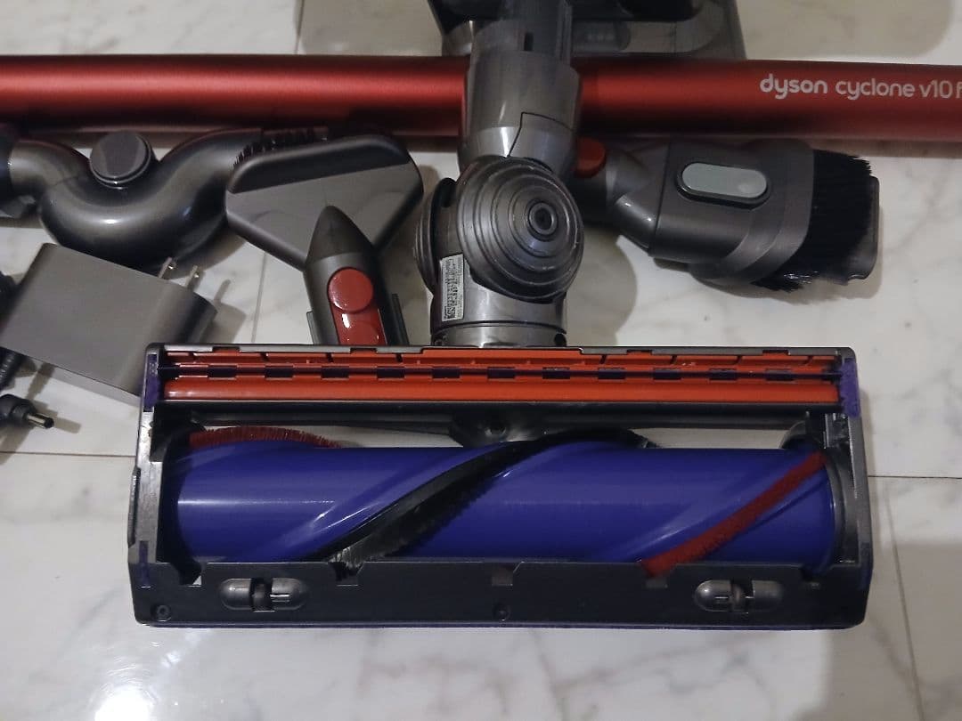 真*い様 Dyson V10 SV12 レッド 動作確認済 付属品多数