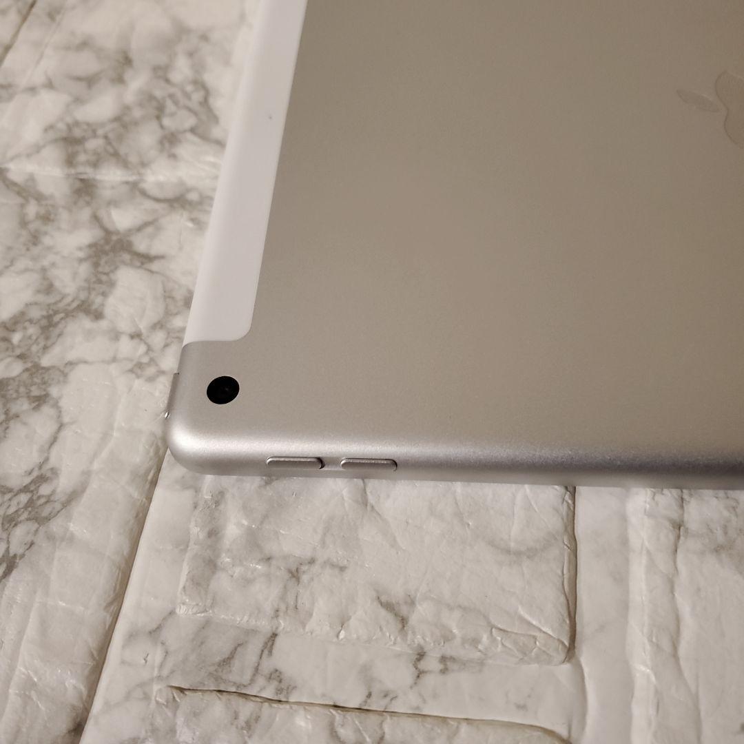 218 iPad 7世代 128GB SIMフリー シルバー