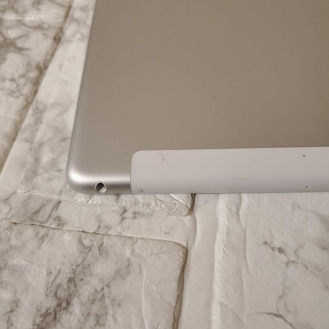 218 iPad 7世代 128GB SIMフリー シルバー