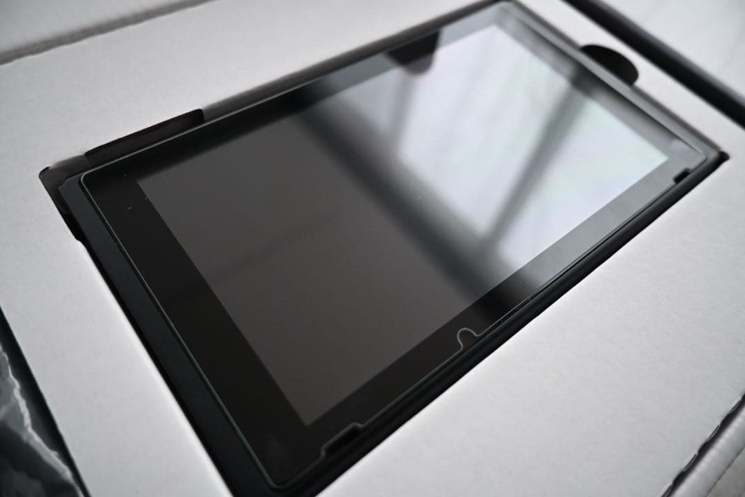 【美品】Nintendo Switch 本体　キャリングケース