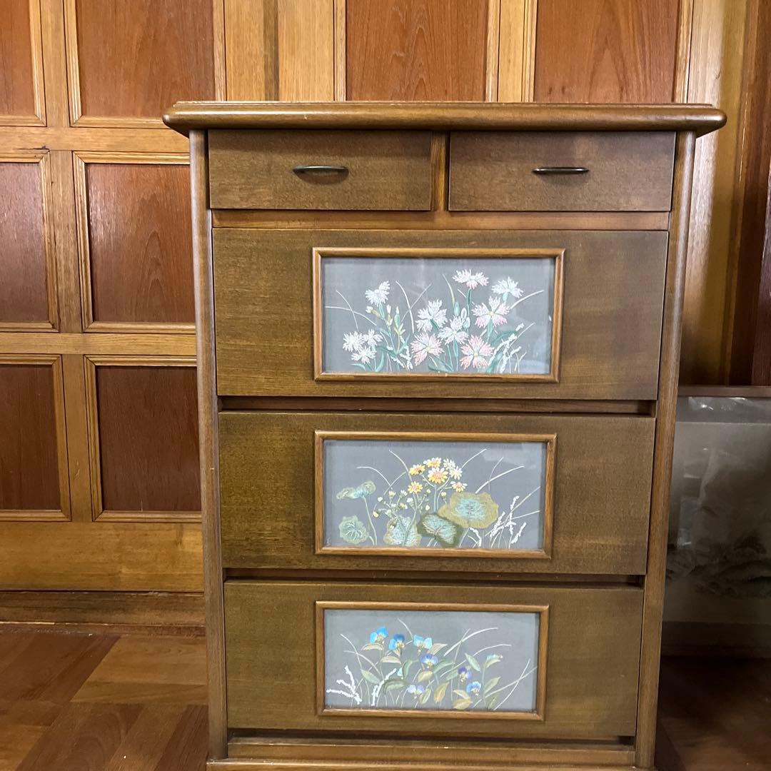 戸塚刺繍作品　クラシック木製チェスト 花柄装飾