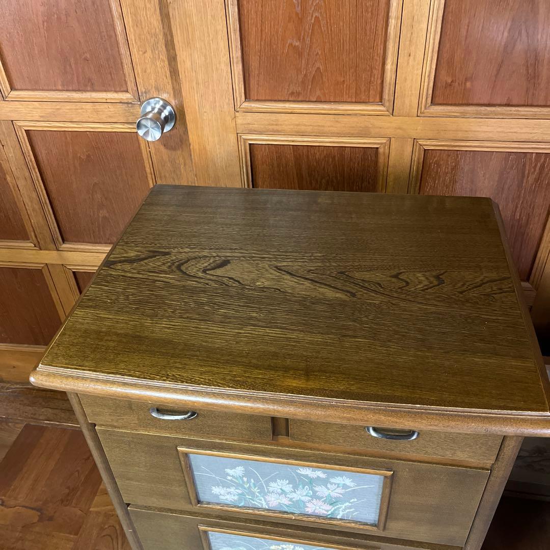 戸塚刺繍作品　クラシック木製チェスト 花柄装飾