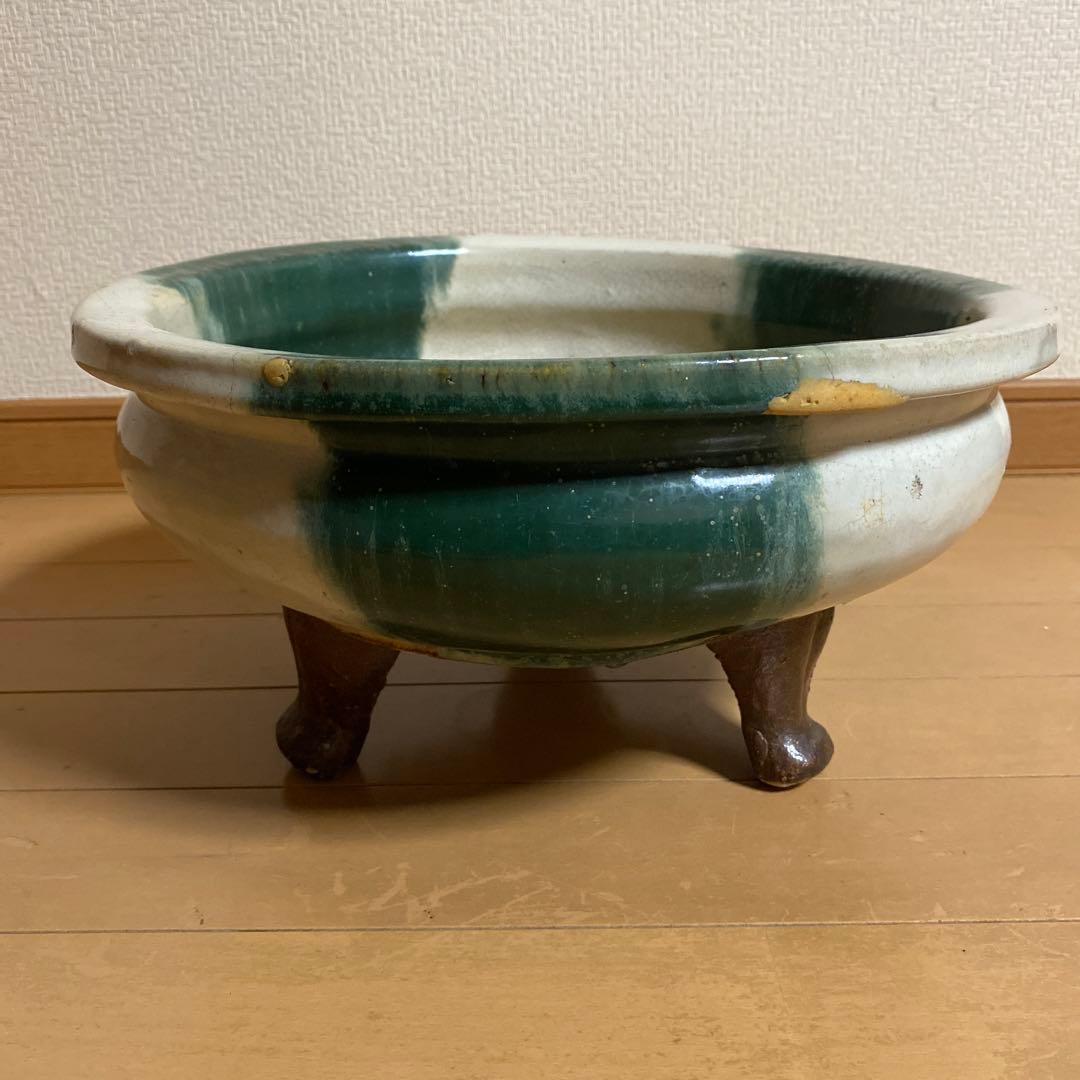 睡蓮鉢　大鉢　脚付き　メダカ鉢　華器