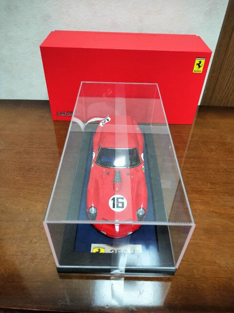 ルックスマート1/18 フェラーリ250GT ブレッド.バン 1962ル・マン