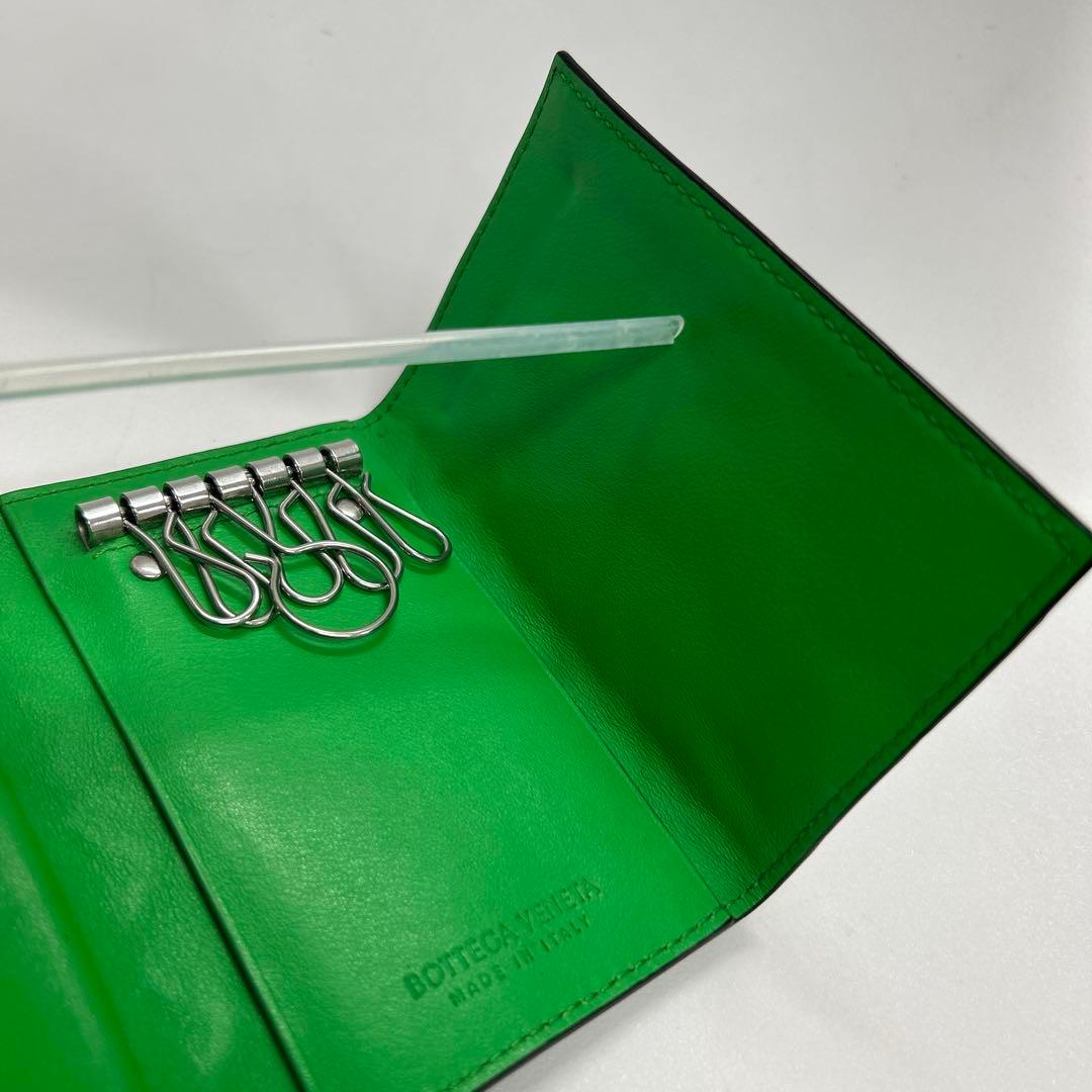 BOTTEGA VENETA黒 レザー キーケース 編み込みデザイン