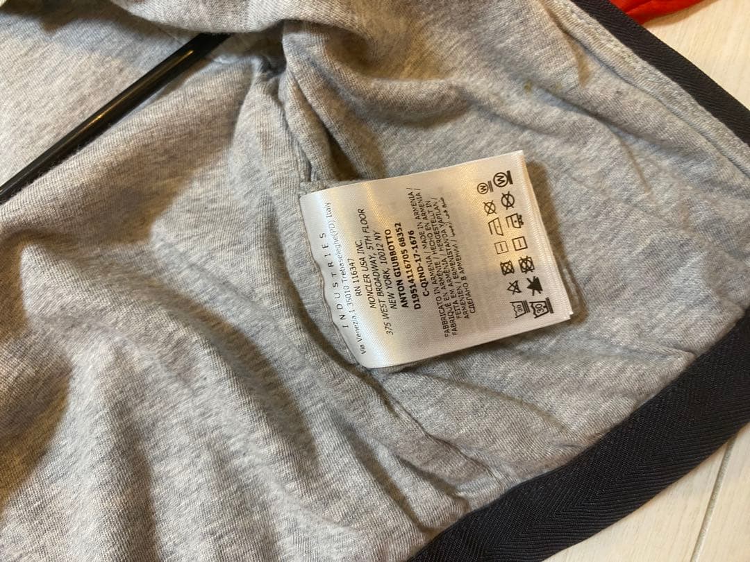 ♦️BABY♦️モンクレール　パーカー　ブルゾン 希少　定価3万