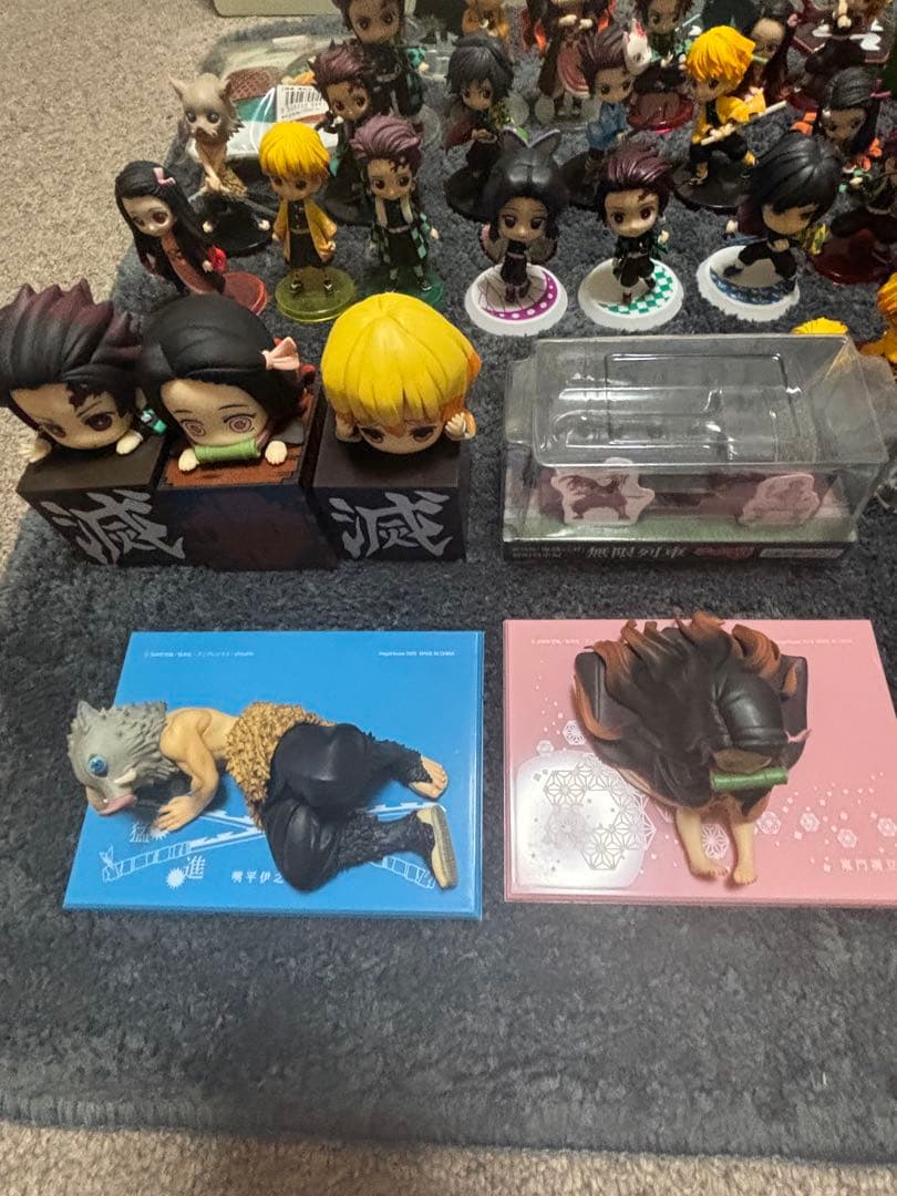 鬼滅の刃　フィギュア　アクスタ　ガチャ　グッズ　総数100点以上まとめ売り