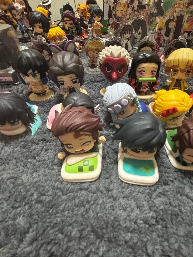 鬼滅の刃　フィギュア　アクスタ　ガチャ　グッズ　総数100点以上まとめ売り