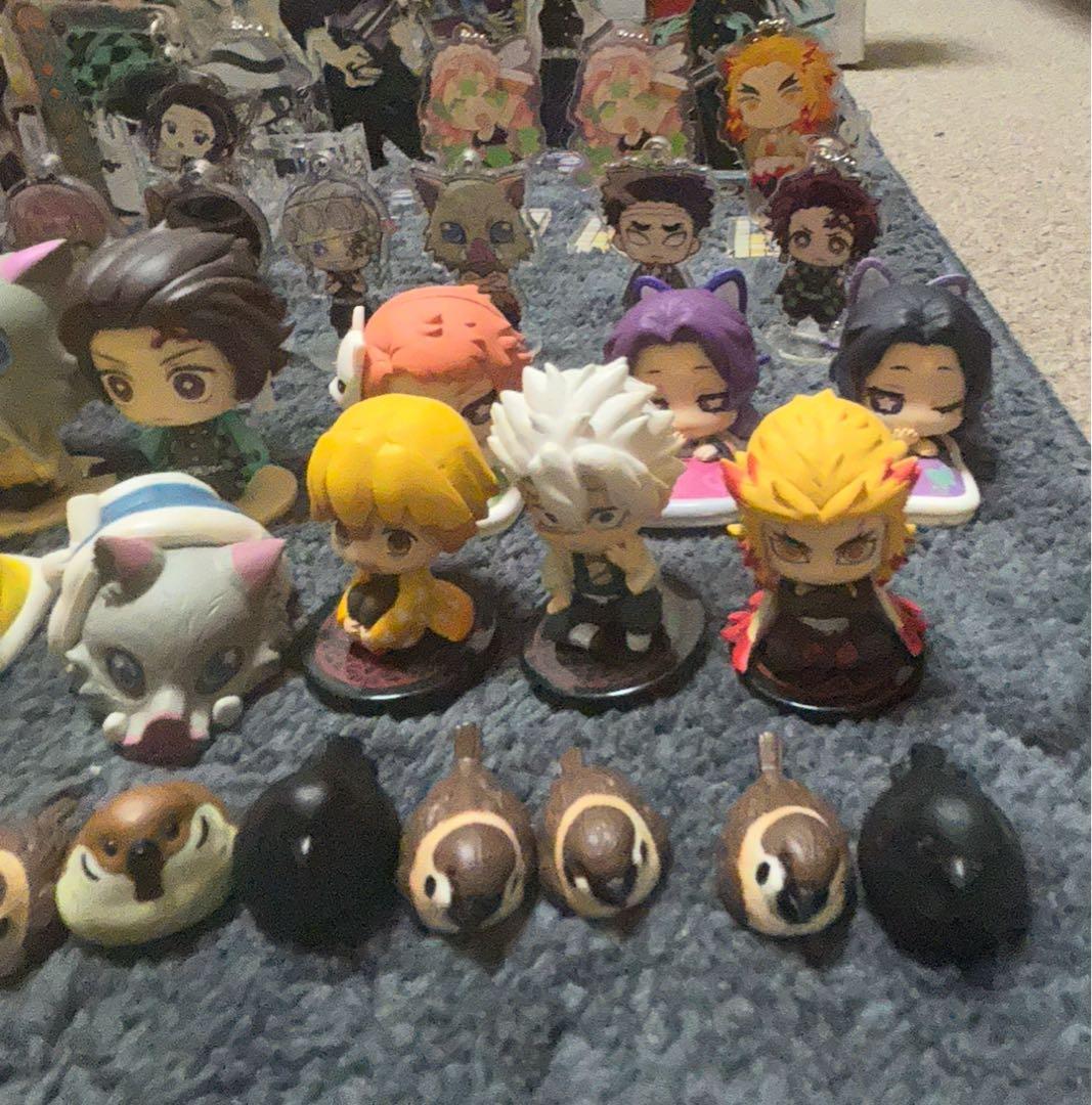 鬼滅の刃　フィギュア　アクスタ　ガチャ　グッズ　総数100点以上まとめ売り