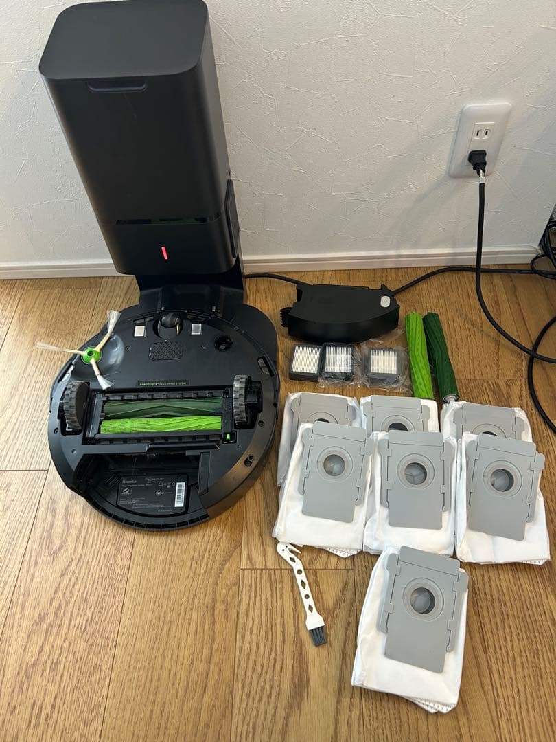 新品パーツ多数　ルンバ i3+ ロボット掃除機 アイロボット クリーンベース